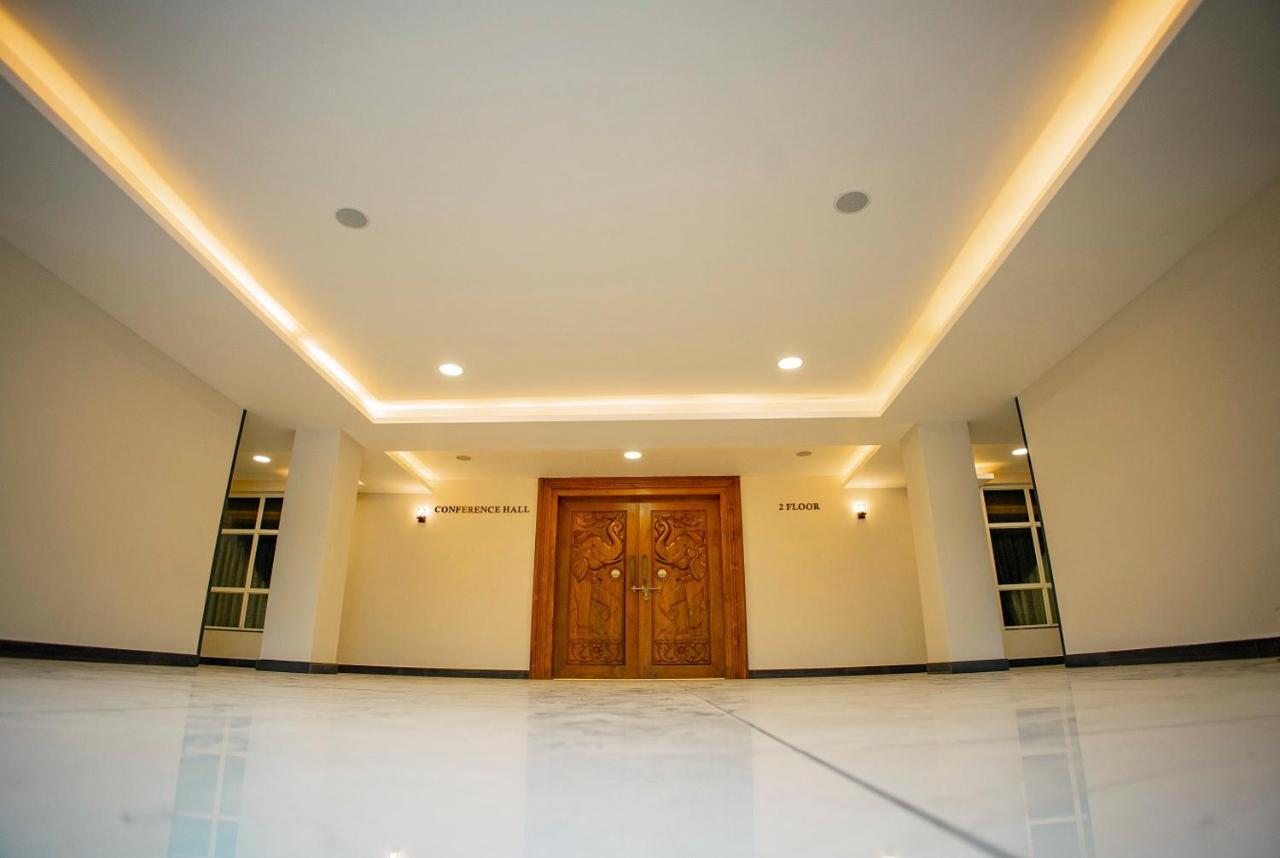 Kkm International Hotel Kuzhittura Luaran gambar