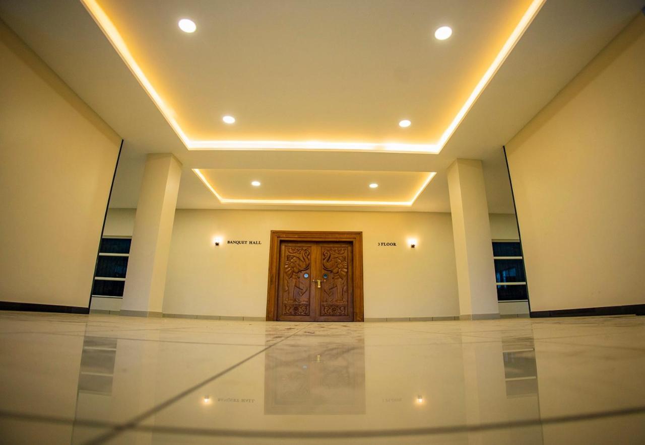 Kkm International Hotel Kuzhittura Luaran gambar