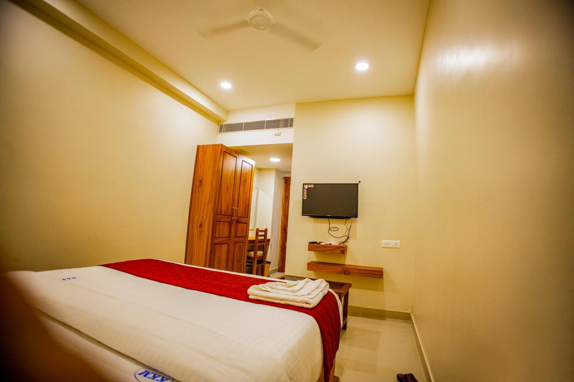 Kkm International Hotel Kuzhittura Luaran gambar